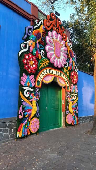Coyoacan, history and life in a magical neighborhood - Why Choose This Tour?