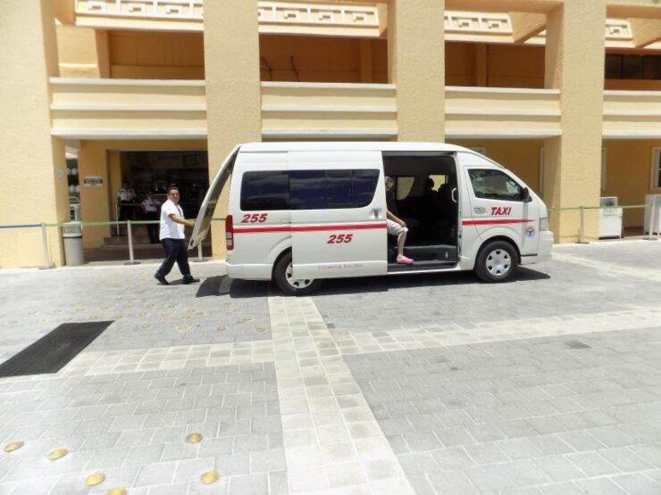Cozumel: Private Round-Trip Airport Shuttle - Transportation Experience