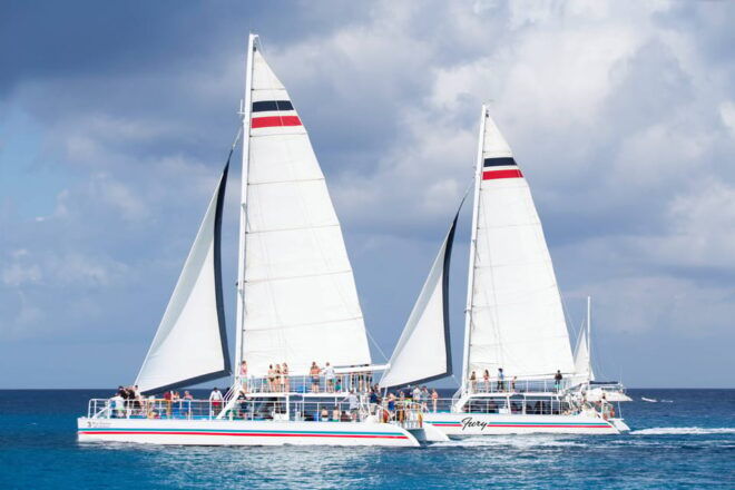 Cozumel: the Sky, Palancar Reef, and Beach Party With Food - Onboard Amenities
