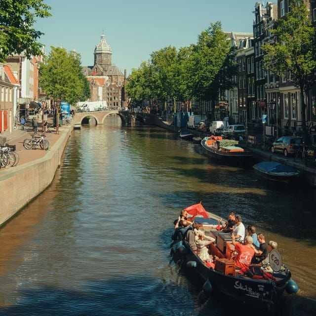 COZY AND FUN CANAL TOUR: A UNIQUE JOURNEY THROUGH AMSTERDAM - FAQ