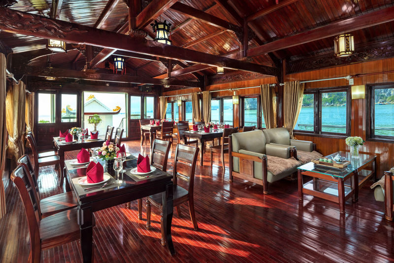 Cozy Bay Classic 2D1N Cruise: Ha Long Bay, Sung Sot, Ti Top - Luon Cave: a close look at the cliffs