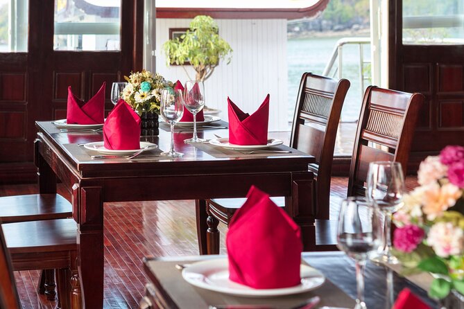 Cozy Bay Classic Cruise 2D1N,Kayak,Swim,Titop,Cave By Expressway - The Sum Up