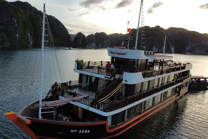 Cozy Boutique Cruise - Lan Ha Bay & Cat Ba Island Explorer 3 Days - Accommodation and Facilities