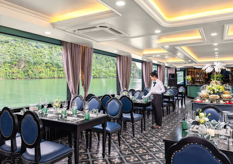 Cozy Olympus Day Cruise: Ha Long Bay, Sung Sot, Ti Top - Ti Top Island: beach time and a worthwhile climb