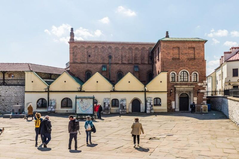 Cracow: Kazimierz Jewish Quarter Walking Tour - Good To Know