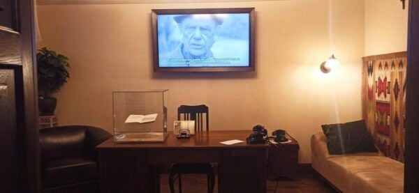 Cracow: Visit in Italian Apteka Pod Orlem - Duration and Price