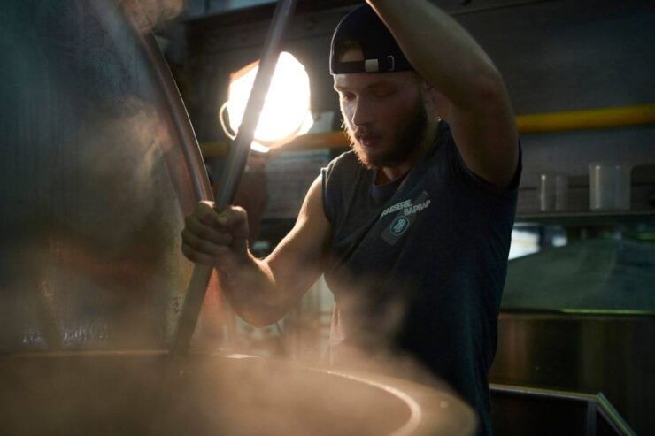 Craft Brewery Tour in the Heart of Paris - Tour Duration and Guide Availability