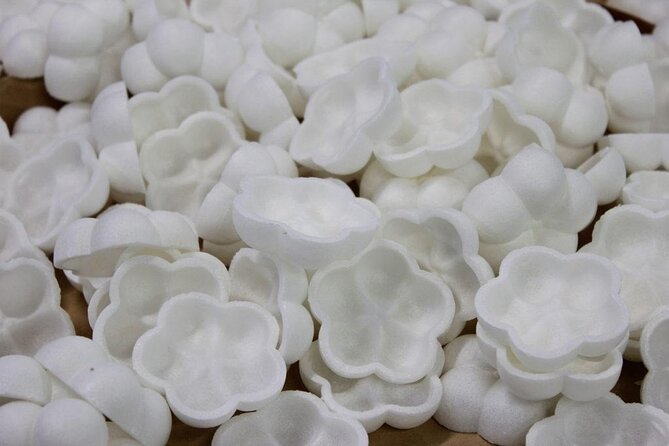 Craft Personalized Fortune Sweets At A Renowned Shop - Directions