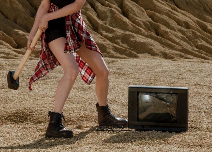 Crash Room NRW: Let Out Your Anger Safely! - What Is Crash Room NRW