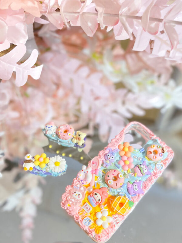 Cream Glue Workshop - Who will enjoy this craft stop