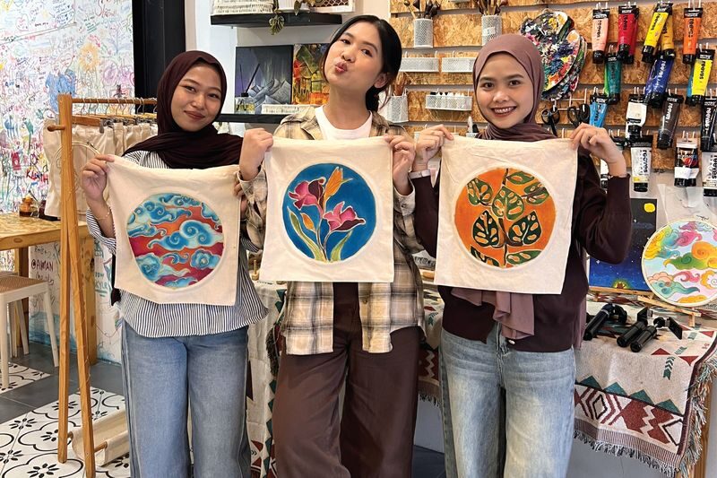 Creative Batik Tote Bag & Scented Candle Workshop by Cipta Karya - Key points to know before you book
