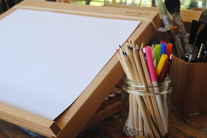 Creative Painting Workshop With Koningen ART - Friendly and Entertaining Environment