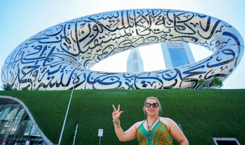 Creek, Souks and Blue Mosque Tour with Optional Frame Ticket in Dubai - The Blue Mosque: a cultural stop with a guide’s context