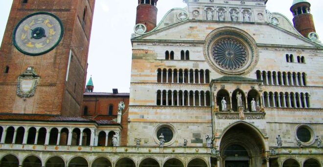 Cremona Private City Tour With Licensed Tour Guide - Cancellation Policy and Meeting Point