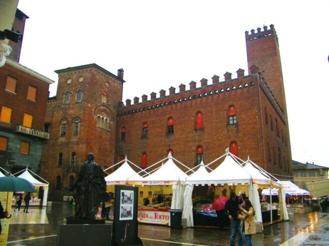 Cremona Private City Tour With Licensed Tour Guide - Essential Information for Participants