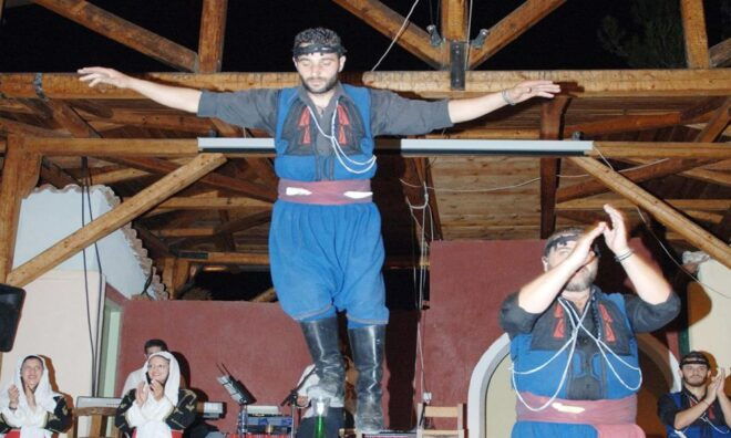 Cretan Night Experience, Dinner & Show - Language and Pickup Information