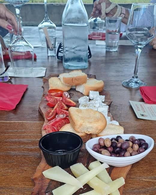 Crete: 2 Wineries Tour with Wine Tasting & Lunch - Authentic and Tasty: Who Will Love This Tour?