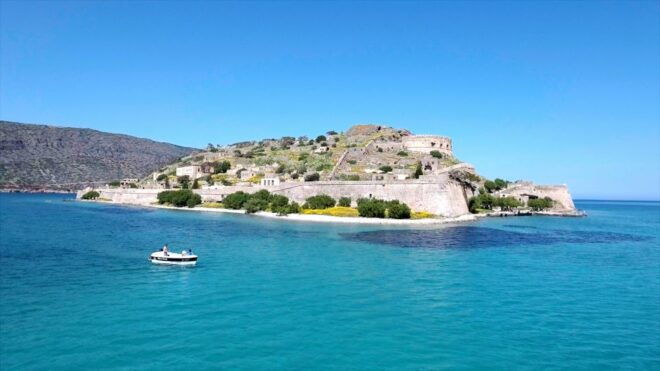 Crete: Be Your Own Captain and Explore the Mirabello Bay! - Boat Equipment Inclusions
