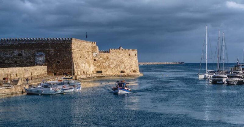 Crete: Heraklion Center, Local Market and Creta Aquarium - Transport, Timing, and Group Dynamics