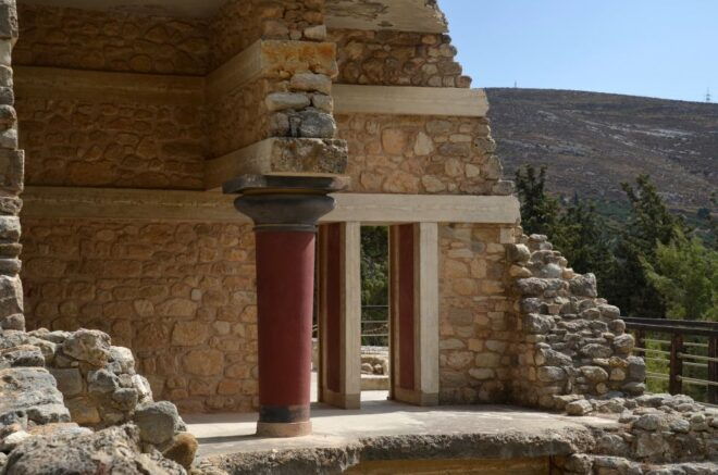 Crete: Knossos Palace & Heraklion Guided Tour - Experience
