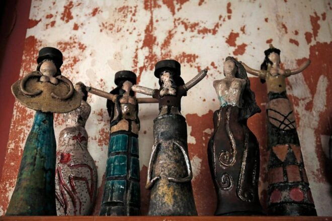 Crete: Raku Pottery Experience With Master Potter in Myrsini - Hands-On Pottery Activities