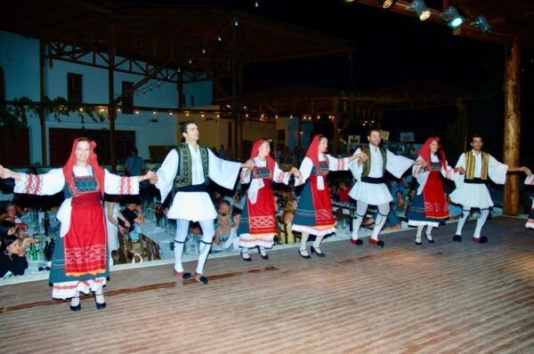 Crete: Traditional Cretan Night: Live Show and Dinner - Traditional Cretan Cuisine