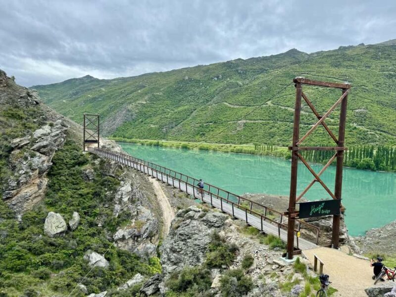 Cromwell: Lake Dunstan Boat & eBike Tour with Winery Lunch - Starting Point: Kiwi Journeys in Cromwell