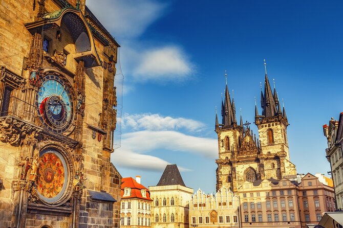 Crown Jewels Outdoor Escape Game: Prague Old Town - Tour Features
