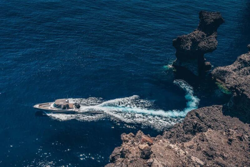 CRUISE AROUND SANTORINI IN STYLE AND SPEED - Who Is This Tour Best For?