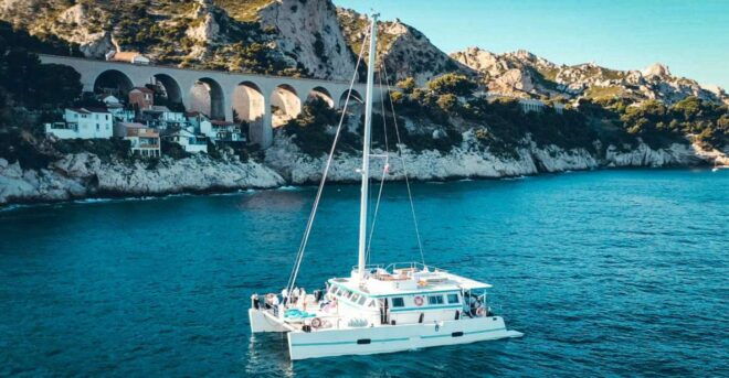 Cruise at Sea and Sunset - Languages and Highlights
