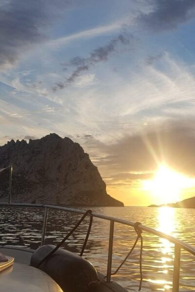 Cruise, Coffee and Diving in the Calanques of Frioul - The Sum Up