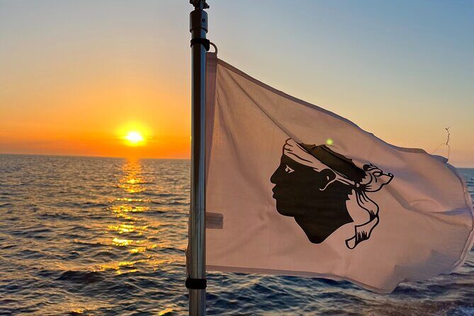 Cruise in a small group in Scandola Girolata Calanques de Piana - The Sum Up