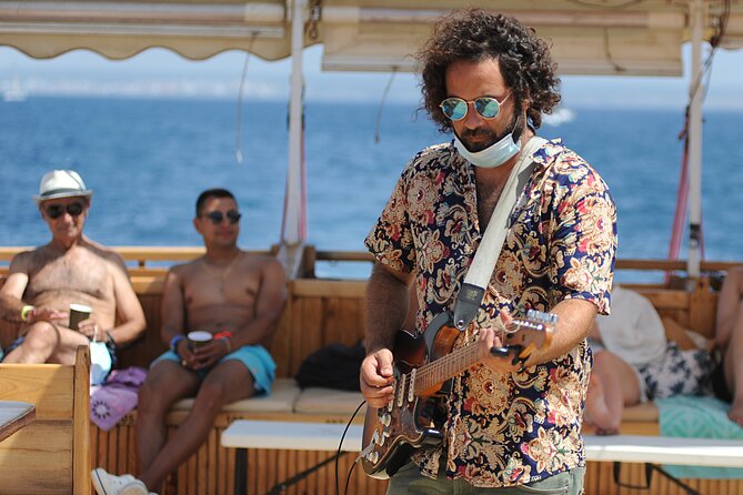 Cruise in Mallorca With Live Music and Bar - Cruise Details
