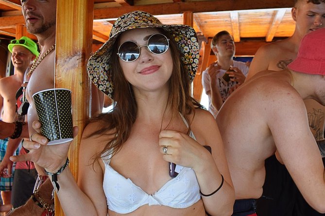 Cruise in Mallorca With Live Music and Bar - Common Questions