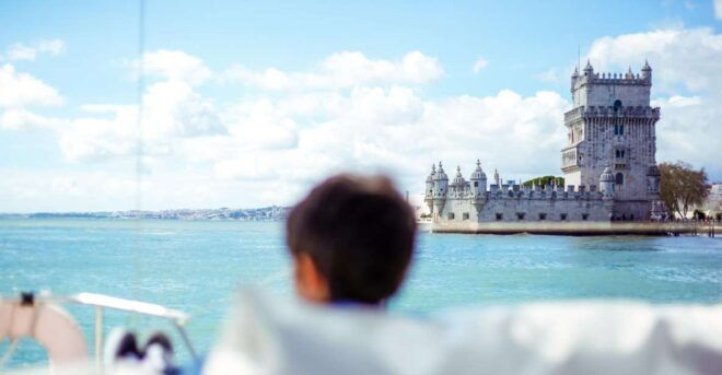 Cruise in Rio Tejo: Panoramic Views to Belém Free Drinks - Highlights