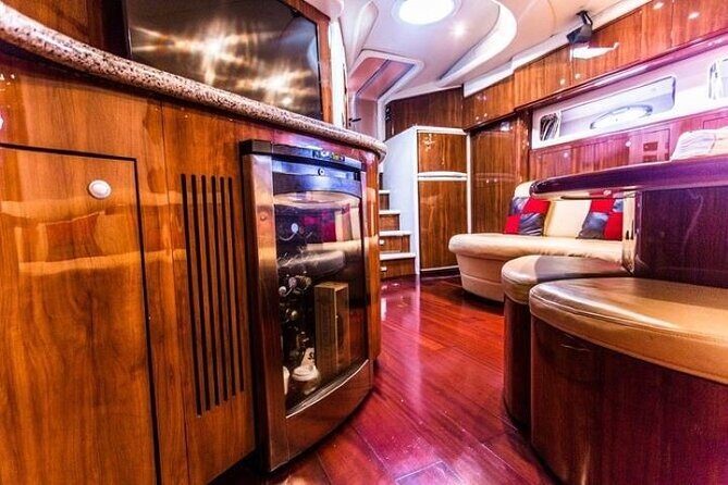 Cruise in style on our 60-foot yacht in Cancun for 20 people - The Sum Up