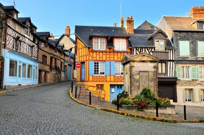 Cruise Line: Round-Trip Shuttle Between Le Havre & Honfleur - Real-Time Ship Tracking