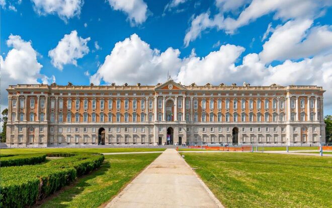 Cruise Ship Tour (Royal Palace of Caserta& Shopping) - Highlights
