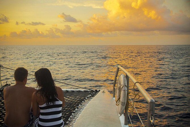 Cruise Sunset Party in Castries - The Sum Up