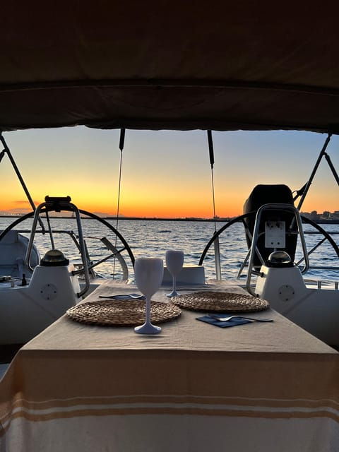 Cruise With Dinner in Cagliari - Culinary Delights