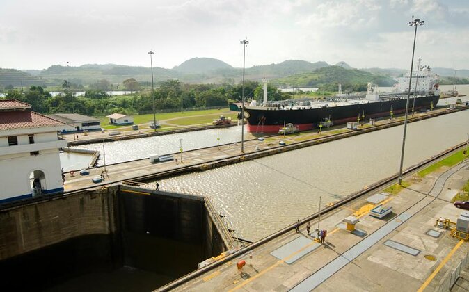 Cruiseline Excursion Colon: Panama City Tour and Miraflores Locks - Inclusions and Amenities