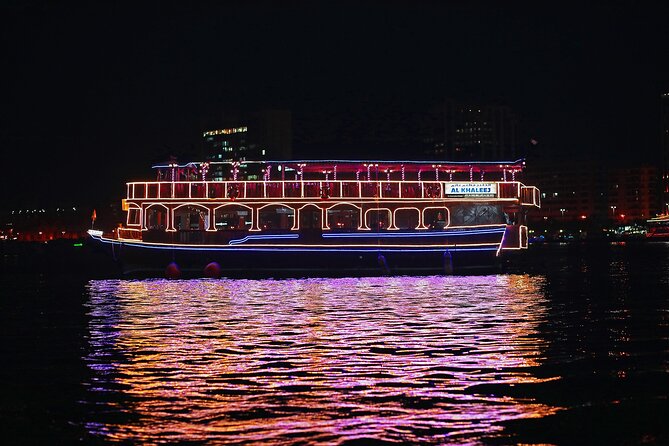 Cruising With Dinner and Live Shows at Dubai Creek - Inclusions