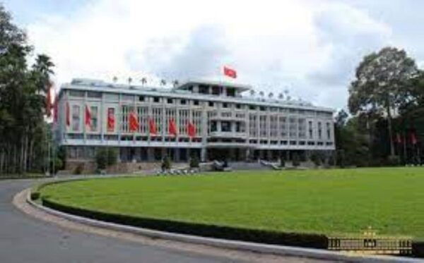 Cu Chi Tunnels & Saigon Sightseeing Tour 1 Day - Tips for Travelers