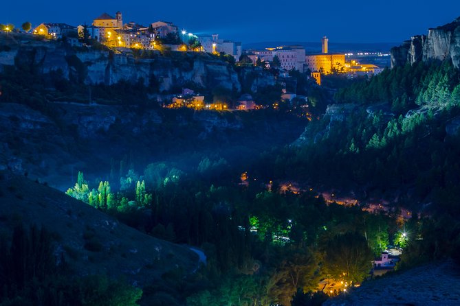 Cuenca Nighttime Group Sightseeing Tour in Historical Center - Meeting Point and Directions