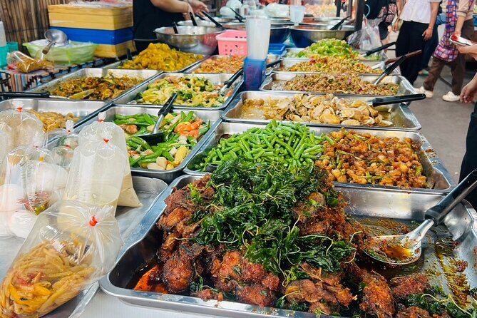 Culinary adventure in Mueang Non with Small group - Prachaniwet 1 Market: A Street Food Paradise