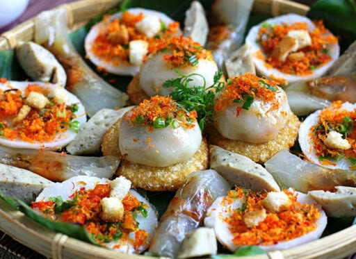 Culinary Night Cyclo Tour in Hue - Bun bo Hue is the meal’s anchor