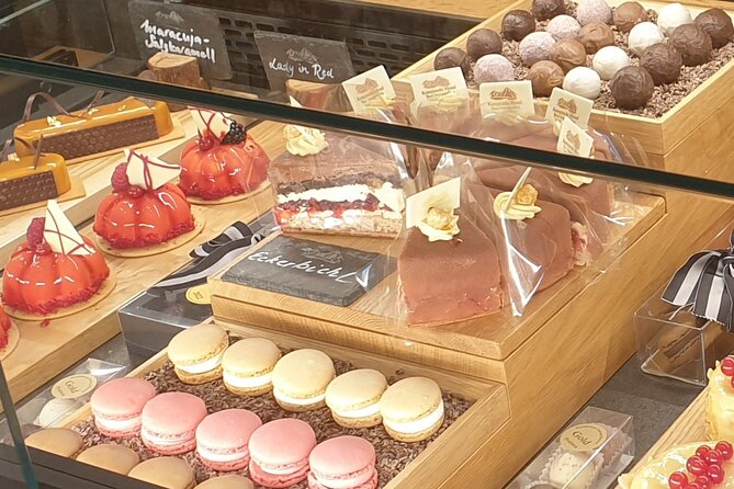 Cultural and Culinary Pleasure Tour Through Innsbrucks Old Town - Common Questions