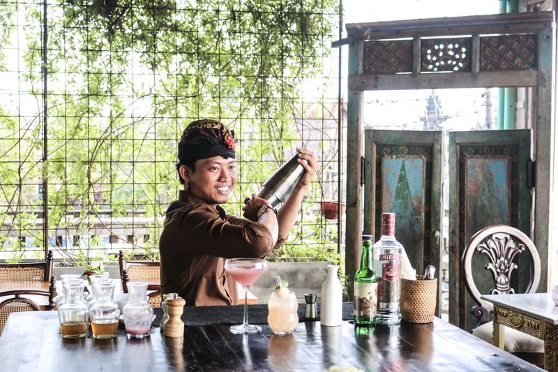 Cultural Dining Experience & Cocktail Class at Hotel Tugu Canggu - Who will enjoy this most