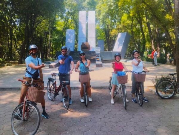 Cultural Ride: Historic Center & Highlights of Mexico City - Charming Colonial Streets and Courtyards