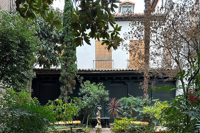 Cultural Walking Tour of Malasaña With Tapas - Additional Meeting Point Information